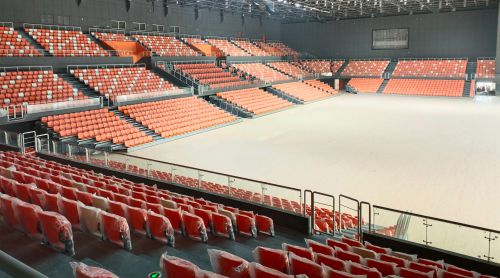 場館座椅的“骨骼”之謎：吹塑 vs 注塑，為何征途座椅選擇氣輔注塑？?